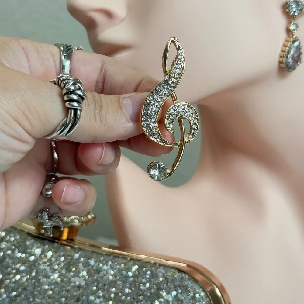 ⚜️ Melodiè Elegant Gold Treble Clef Brooch 💫